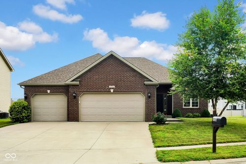 2536 Daffodil Ct E, Columbus, IN, 47201-5648 | Card Image