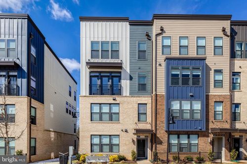 17b-1694 Bandit Loop, RESTON, VA, 20190-4880 | Card Image