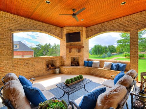 22057 Water Oak Cir, Edmond, OK, 73012-4207 | Card Image