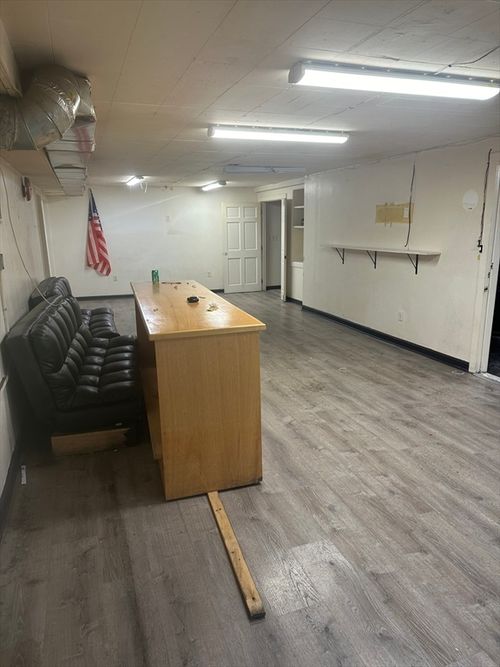 bsmt-299 Newport Ave, Quincy, MA, 02170-1741 | Card Image