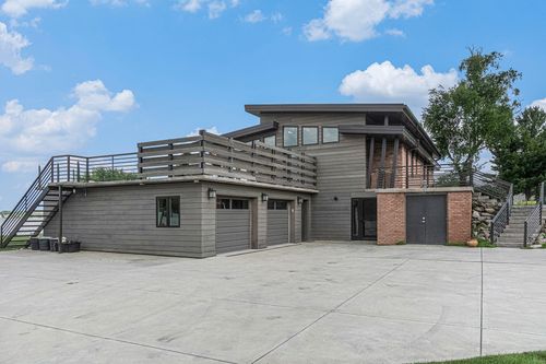 126 Robindale Ct, Brooklyn, MI, 49230-9747 | Card Image