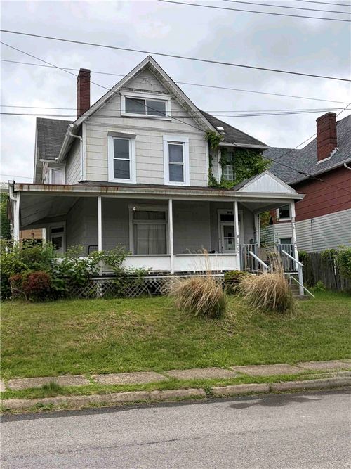 1060 Vance Ave, Coraopolis, PA, 15108-1827 | Card Image