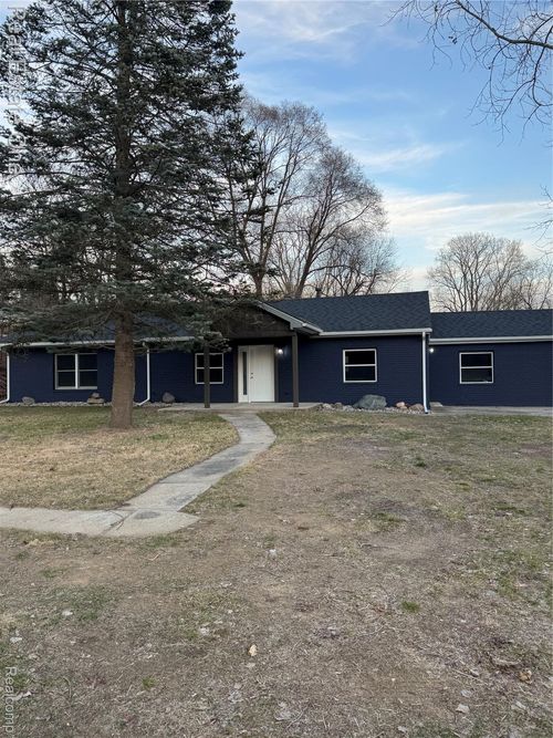 7889 Chilson Rd, Pinckney, MI, 48169-9249 | Card Image
