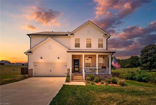 3874 Old Flat Rock Rd, Kernersville, NC, 27284-9633 | Card Image