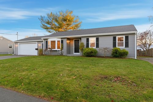 95 Samson Ave, Somerset, MA, 02726-3741 | Card Image