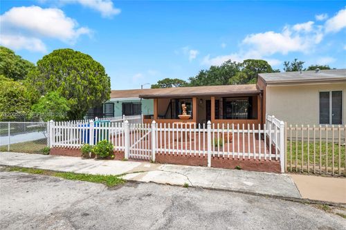 3810 Nw 213th St, Miami Gardens, FL, 33055-1124 | Card Image