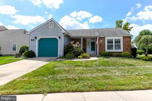 24 Pinecrest Dr, DEPTFORD, NJ, 08096-6733 | Card Image