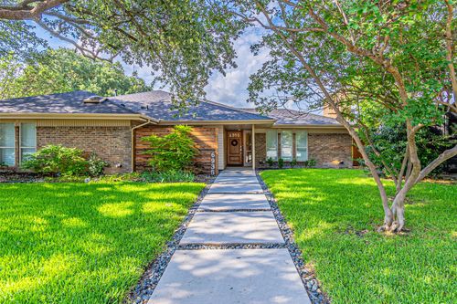 6935 Kingshollow Dr, Dallas, TX, 75248-2926 | Card Image