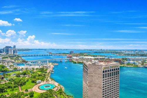 14-325 S Biscayne Blvd, Miami, FL, 33131-2306 | Card Image