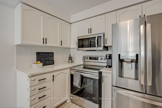 35 - 2022 Atkinson Dr, Condo with 3 bedrooms, 3 bathrooms and 1 parking in Burlington ON | Image 21