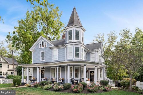 250 W Main St, PURCELLVILLE, VA, 20132-3011 | Card Image