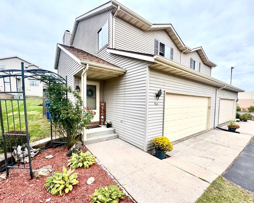 626 Lous Way, Slinger, WI, 53086-9330 | Card Image