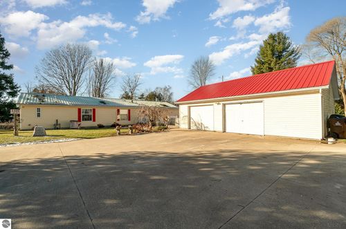 5489 Lake Shore Dr, Weidman, MI, 48893-9279 | Card Image