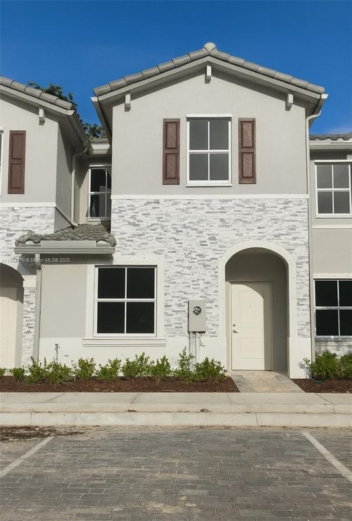 1785 Se 27th Rd, Homestead, FL, 33035-2456 | Card Image