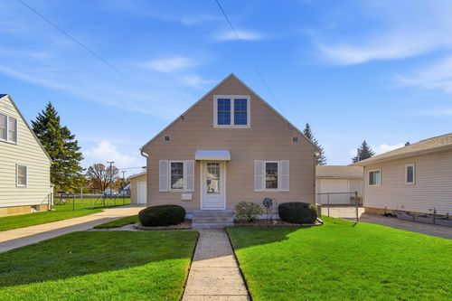 906 10th Ave Se, Austin, MN, 55912-3973 | Card Image