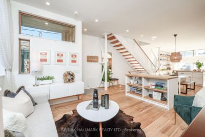 17 Orley Ave, House other with 3 bedrooms, 3 bathrooms and 1 parking in East York ON | Image 3