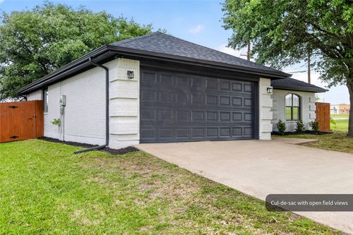509 Brookside Ct, Burleson, TX, 76028-7428 | Card Image