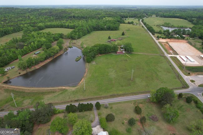 387 Fredonia Church Rd, Home with 3 bedrooms, 2 bathrooms and 2 parking in BARNESVILLE GA | Image 5