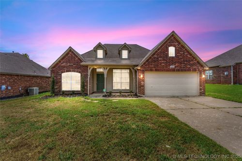 2501 Mobile Pl, Broken Arrow, OK, 74011-8244 | Card Image