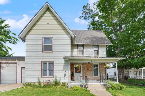 205 N Walnut St, Maquoketa, IA, 52060-2542 | Card Image