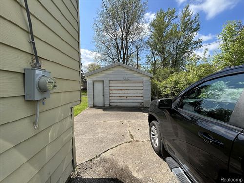 1263 Flamingo Dr, Mount Morris, MI, 48458-2841 | Card Image