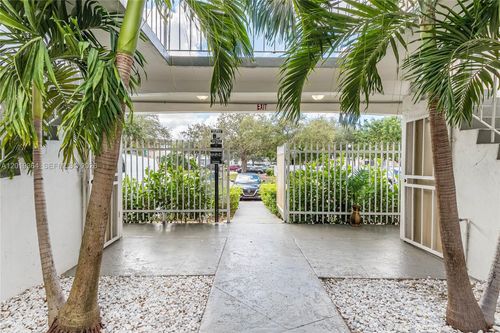 8-6905 Rue Vendome, Miami Beach, FL, 33141-2960 | Card Image