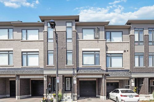 17 Esquire Way, Whitby, ON, L1R3K4 | Card Image
