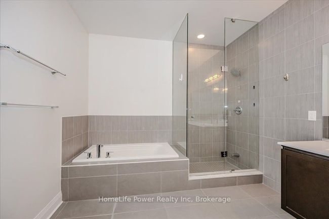 2102 - 1 Hurontario St, Condo with 2 bedrooms, 3 bathrooms and null parking in Mississauga ON | Image 30