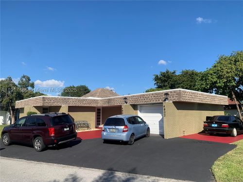 4802 Bayberry Ln, Tamarac, FL, 33319-3115 | Card Image