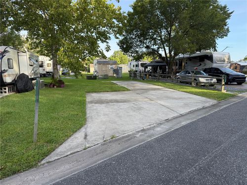 2848 Ne 104th Ter, SILVER SPRINGS, FL, 34488-8352 | Card Image