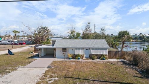 1495 New Point Comfort Rd, ENGLEWOOD, FL, 34223-4808 | Card Image