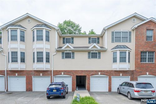 unit-8-30-08 Federal Hill Rd, Pompton Lakes, NJ, 07442-2081 | Card Image