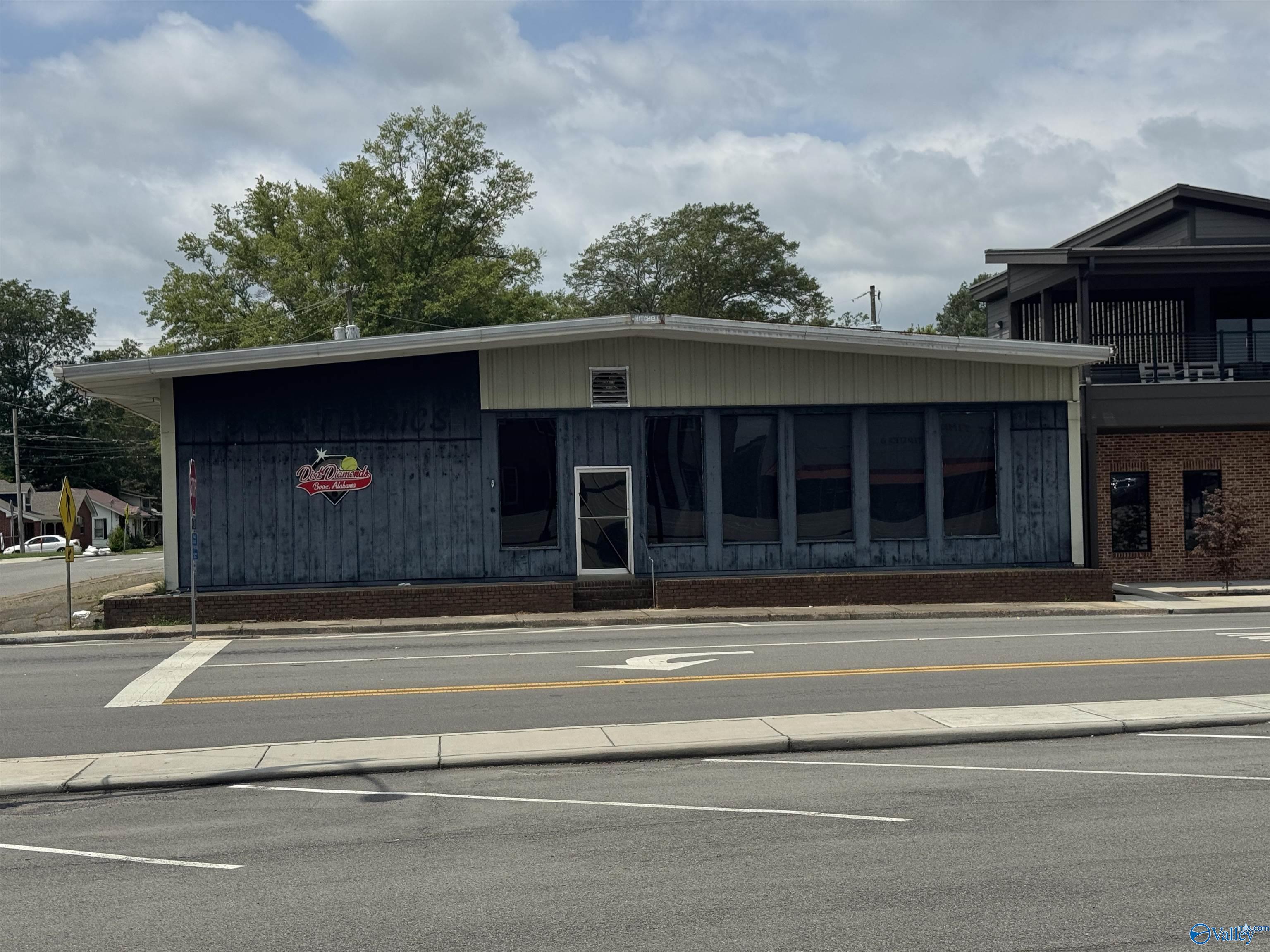 182 S Broad St, Boaz, AL 35957