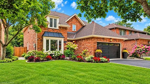 1012 Oak Meadow Rd, Oakville, ON, L6M1J7 | Card Image