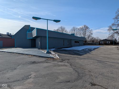 905 S Scatterfield Rd, Anderson, IN, 46012-4232 | Card Image