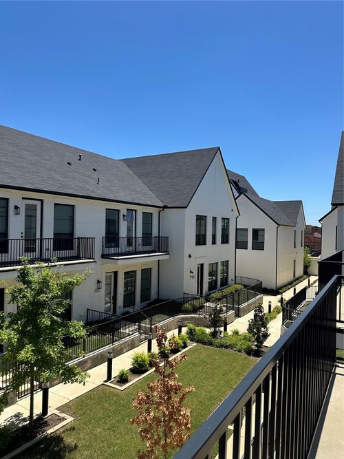 128 Garden Ct W, Arlington, TX, 76013-1313 | Card Image