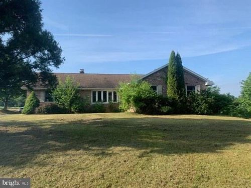 1060 Roxbury Road, NEWBURG, PA, 17240 | Card Image