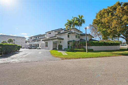 apt-203-5750 Turin St, Coral Gables, FL, 33146-3261 | Card Image