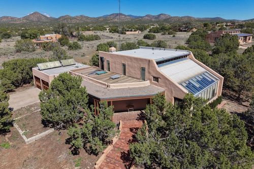 7 Verano Dr, Santa Fe, NM, 87508-8358 | Card Image