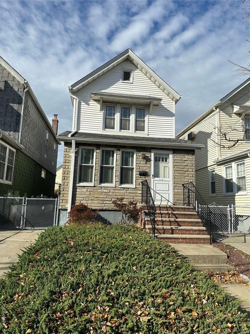9139 71st Ave, Forest Hills, NY, 11375-6704 | Card Image