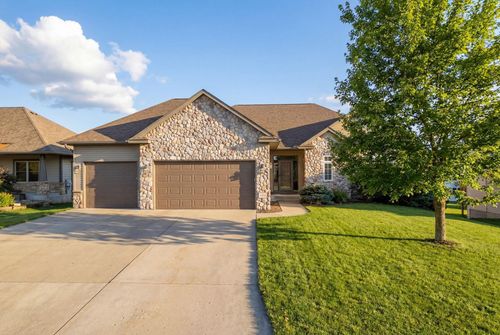 1433 10th Street Cir Se, New Prague, MN, 56071-1965 | Card Image