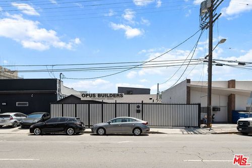 5244 Vineland Ave, North Hollywood, CA, 91601-3221 | Card Image
