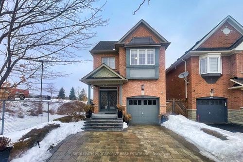 64 Sir Sanford Fleming Way, Maple, ON, L6A0T3 | Card Image