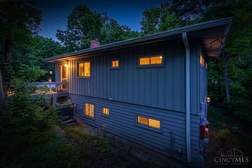 415 W Galbraith Rd, Wyoming, OH, 45215-5005 | Card Image