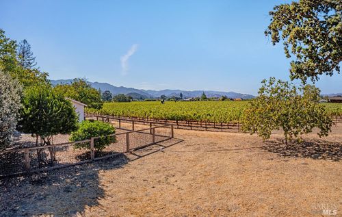 1234 Davis Lane, St. Helena, CA, 94574 | Card Image