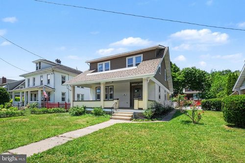 4 Myrtle Ave, READING, PA, 19606-1032 | Card Image