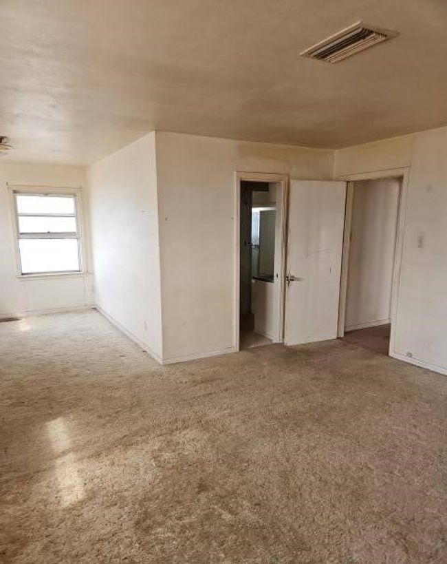 1108 S Calvin Ave, House other with 3 bedrooms, 3 bathrooms and 2 parking in Monahans TX | Image 10