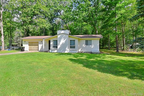 1064 Leeward Ln, Saint Helen, MI, 48656-9231 | Card Image