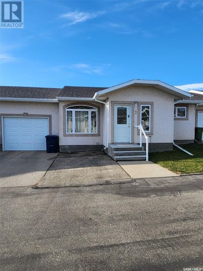 3 - 212 Mulberry Lane, Townhouse with 3 bedrooms, 3 bathrooms and null parking in Moose Jaw SK | Image 1