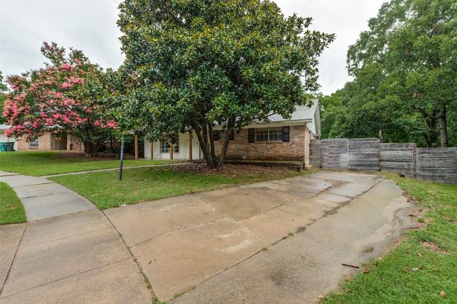 1001 Windsor Dr, House other with 3 bedrooms, 2 bathrooms and null parking in Sherman TX | Image 22